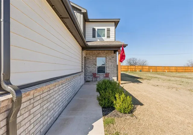 3rd image of 12629 Florence Ln, Yukon, OK 73099 | MLS# 1217515