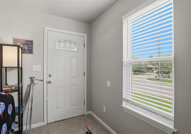 Photo 4 of Sale Pending at 910 Stansell Dr, Oklahoma City, OK 73110 | MLS# 1217836 | Listing updated on 2026-09-08