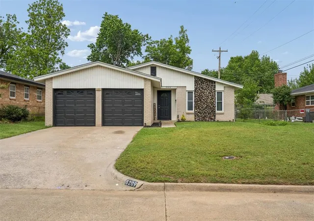 Homes for sale in Bethany, OK | 8209 Nw 28th St, Bethany, OK 73008 | MLS# 1217856