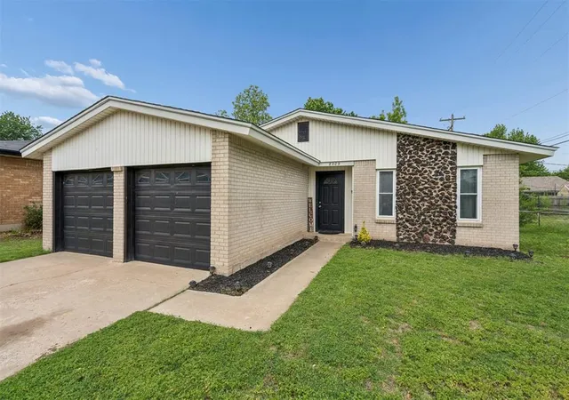 Homes for sale in Bethany, OK | 8209 Nw 28th St, Bethany, OK 73008 | MLS# 1217856