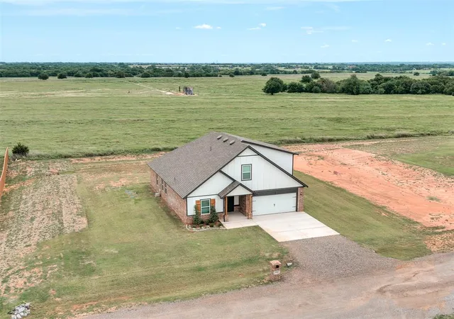 Homes for sale in El Reno, OK | 3530 Manning Farms Blvd, El Reno, OK 73036 | MLS# 1217863
