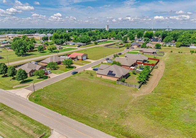 Homes for sale in Crescent, OK | 107 Dogwood, Crescent, OK 73028 | MLS# 1217888