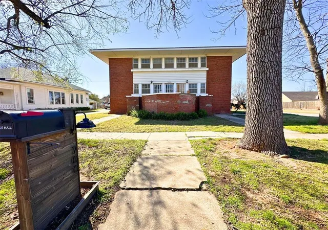 2nd image of 700 S Hoff Ave, El Reno, OK 73036 | MLS# 1217945