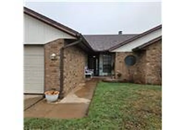 Homes for sale in Oklahoma City, OK | 8816 Dena Ln, Oklahoma City, OK 73132 | MLS# 1217968