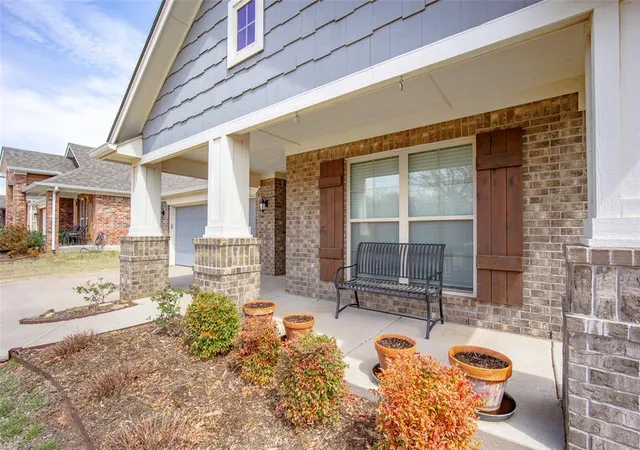 4th image of 6 Carat Dr, Yukon, OK 73099 | MLS# 1218025