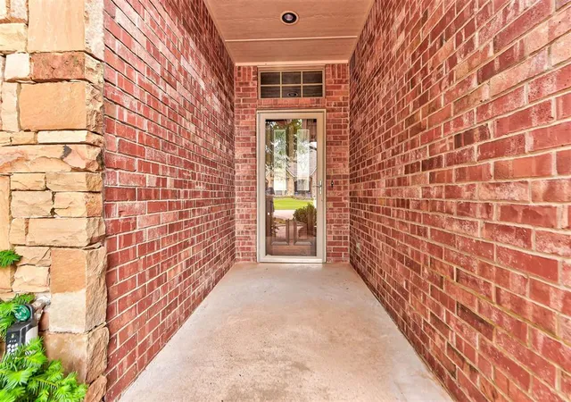 Homes for sale in Edmond, OK | 90 Olde Village Wy, Edmond, OK 73013 | MLS# 1218115