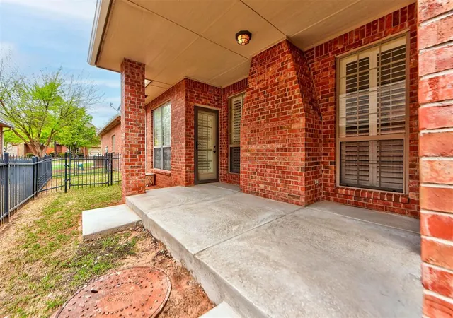 Homes for sale in Edmond, OK | 90 Olde Village Wy, Edmond, OK 73013 | MLS# 1218115
