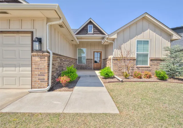 Photo 2 of Single family home for sale at 9305 Taggert Ln, Yukon, OK 73099 | MLS# 1218129 | Listing updated on 2026-04-01