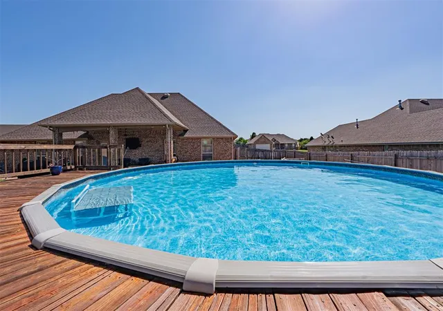 Homes for sale in Blanchard, OK | 501 Ne Cheltenham Trl, Blanchard, OK 73010 | MLS# 1218309