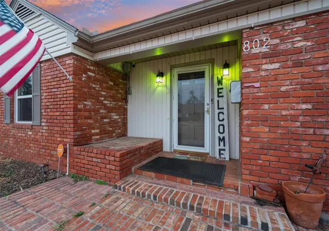4th image of 802 S 12Th St, Chickasha, OK 73018 | MLS# 1218376