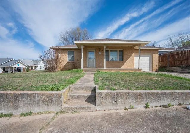 Photo 3 of Single family home for sale at 201 E 3rd Street, Cement, OK 73017 | MLS# 1218378 | Listing updated on 2026-09-12
