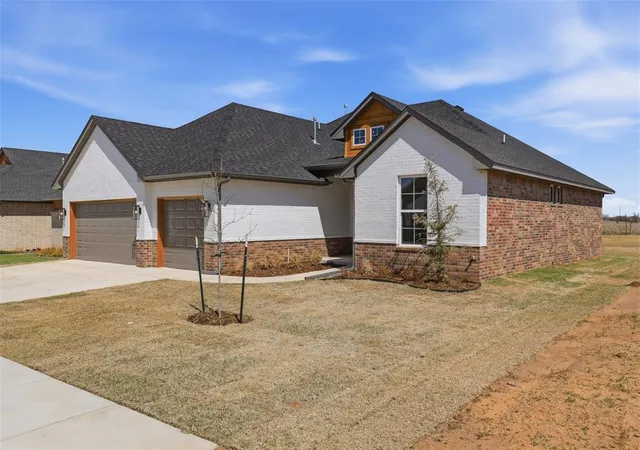 2nd image of 9308 Taggert Ln, Yukon, OK 73099 | MLS# 1218437