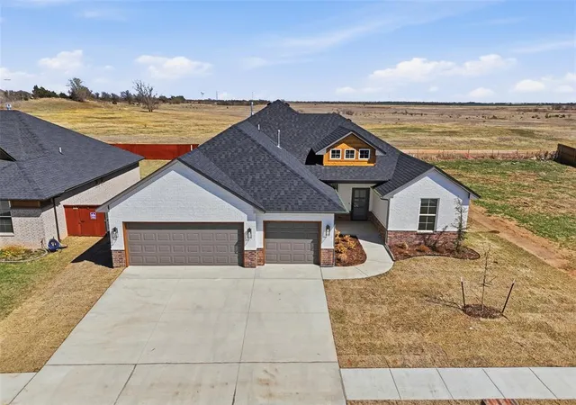3rd image of 9308 Taggert Ln, Yukon, OK 73099 | MLS# 1218437
