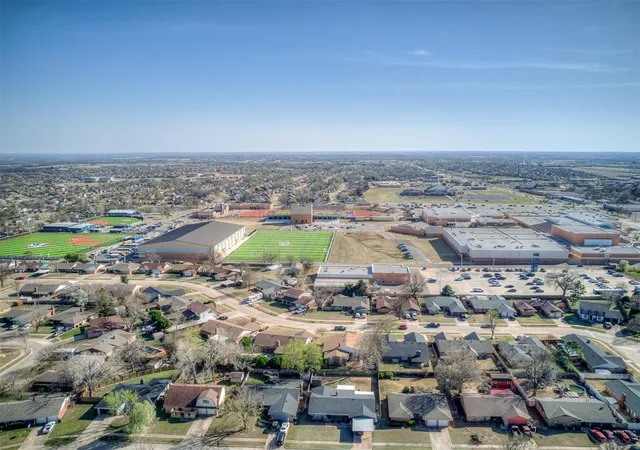 Photo 50 of Sale Pending at 901 Ne 6th Street, Moore, OK 73160 | MLS# 1218578 | Listing updated on 2026-05-12