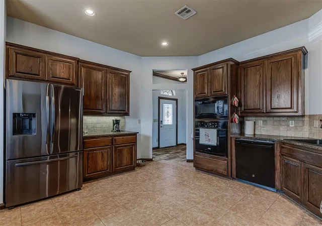 5th image of 1138 Fox Run Ln, Blanchard, OK 73010 | MLS# 1218611