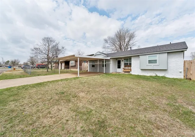 2nd image of 1449 N Norman Ave, Moore, OK 73160 | MLS# 1218638