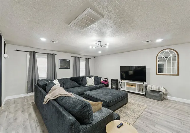 5th image of 1449 N Norman Ave, Moore, OK 73160 | MLS# 1218638