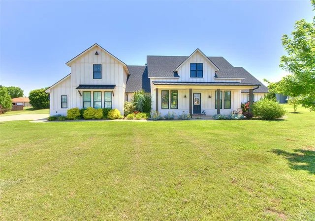 Photo 2 of Single family home for sale at 22795 Cterling Dr, Kingfisher, OK 73750 | MLS# 1218900 | Listing updated on 2026-09-18
