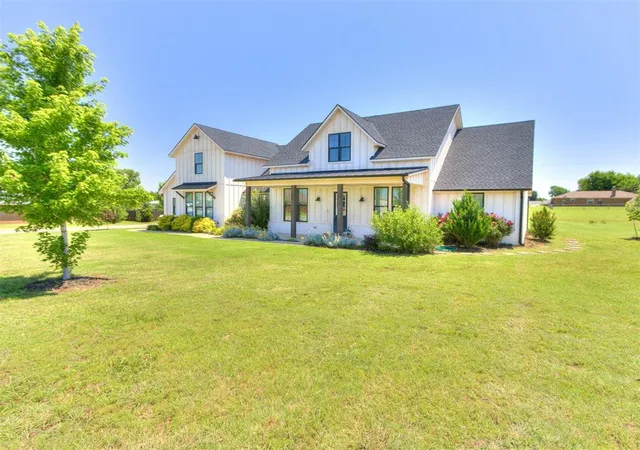 Photo 3 of Single family home for sale at 22795 Cterling Dr, Kingfisher, OK 73750 | MLS# 1218900 | Listing updated on 2026-10-01