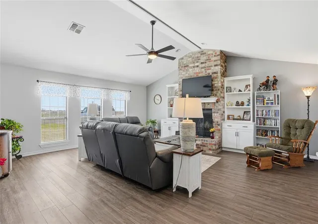 Photo 4 of Single family home for sale at 20377 E County Rd 157, Altus, OK 73521 | MLS# 1218932 | Listing updated on 2026-05-11