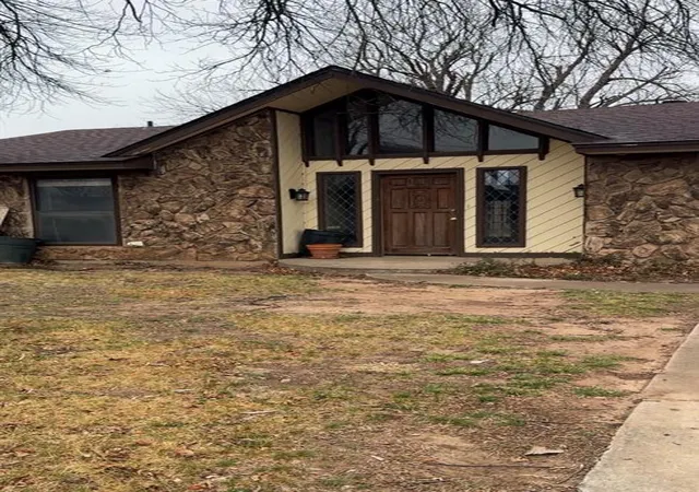 Photo 1 of Single family home for sale at 8905 N Davis Ave, Oklahoma City, OK 73132 | MLS# 1218978 | Listing updated on 2026-03-14