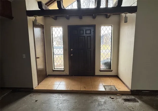 Photo 3 of Single family home for sale at 8905 N Davis Ave, Oklahoma City, OK 73132 | MLS# 1218978 | Listing updated on 2026-03-14
