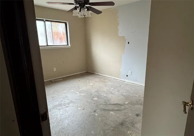 Photo 4 of Single family home for sale at 8905 N Davis Ave, Oklahoma City, OK 73132 | MLS# 1218978 | Listing updated on 2026-03-14
