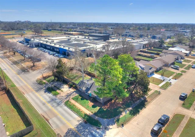 23rd image of 2010 W Brooks St, Norman, OK 73069 | MLS# 1219167