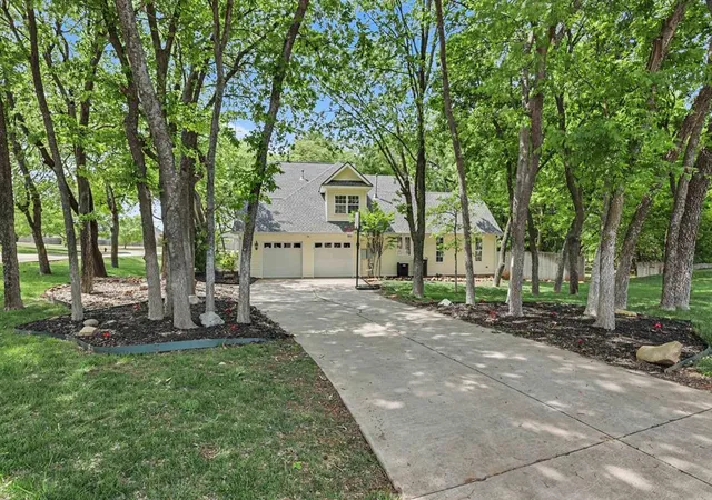 Homes for sale in Norman, OK | 601 S Monomoy Ct, Norman, OK 73071 | MLS# 1219181