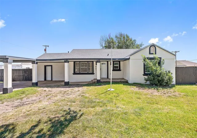 Homes for sale in El Reno, OK | 404 N Park St, El Reno, OK 73036 | MLS# 1219271