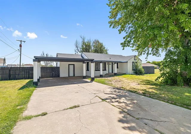 Homes for sale in El Reno, OK | 404 N Park St, El Reno, OK 73036 | MLS# 1219271