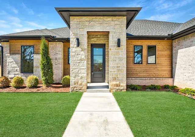 Photo 2 of Single Family Residence at 14133 Magnolia Ln, Jones, OK 73049 | MLS# 1219273 | | Sold on 2026-05-29