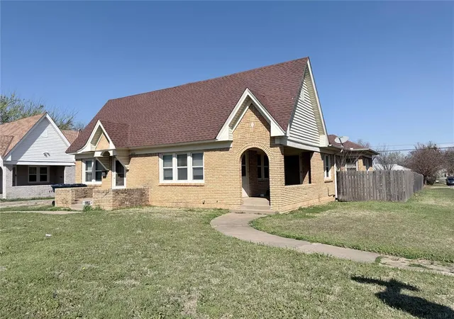 2nd image of 2239 Nw 19th St, Oklahoma City, OK 73107 | MLS# 1219286