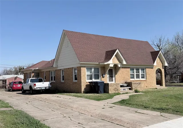 3rd image of 2239 Nw 19Th St, Oklahoma City, OK 73107 | MLS# 1219286