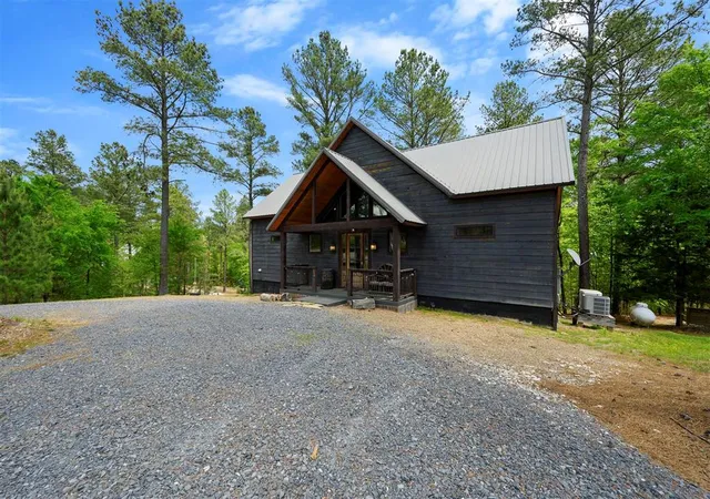 Photo 4 of Single family home for sale at 592 W Eagle Mountain Trl, Broken Bow, OK 74728 | MLS# 1219321 | Listing updated on 2026-07-13
