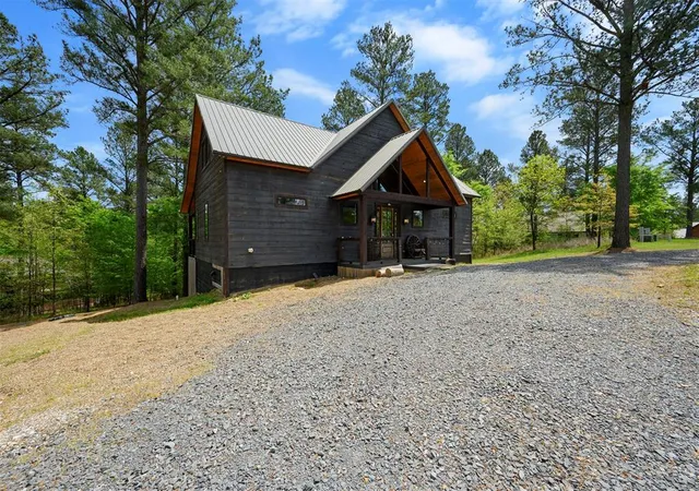 Photo 3 of Single family home for sale at 592 W Eagle Mountain Trl, Broken Bow, OK 74728 | MLS# 1219321 | Listing updated on 2026-07-13