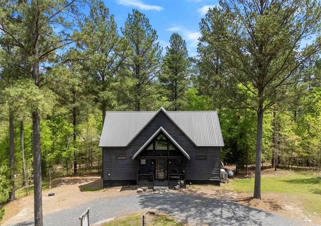 Photo 1 of Single family home for sale at 592 W Eagle Mountain Trl, Broken Bow, OK 74728 | MLS# 1219321 | Listing updated on 2026-07-13