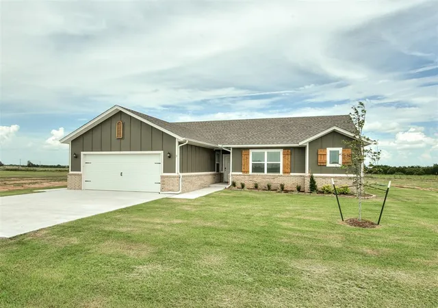 Homes for sale in El Reno, OK | 3390 Manning Farms Blvd, El Reno, OK 73036 | MLS# 1219356