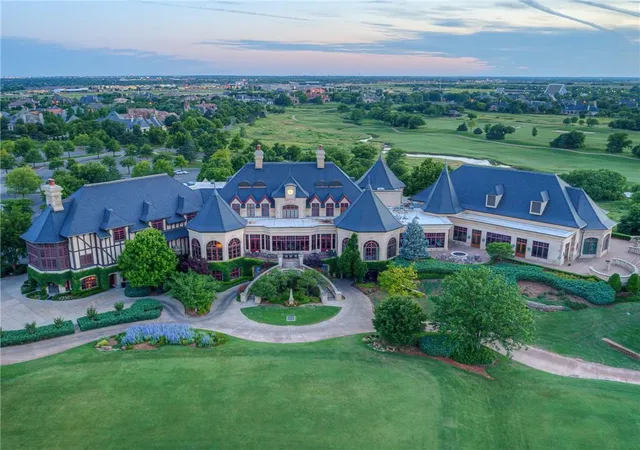 2nd image of 5808 Promenade Sq, Oklahoma City, OK 73142 | MLS# 1219520