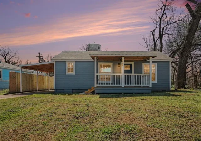 Photo 1 of Single family home for sale at 1907 W Oklahoma Ave, Guthrie, OK 73044 | MLS# 1219566 | Listing updated on 2026-09-29