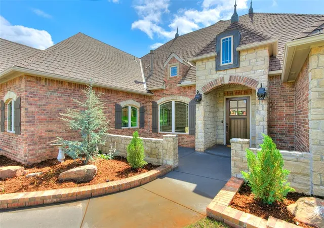 2nd image of 4208 Olde Copper Crk, Moore, OK 73160 | MLS# 1219610