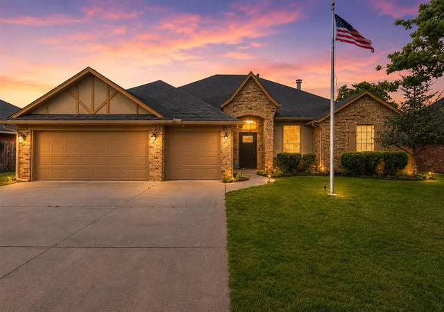 Photo 1 of Single family home for sale at 13161 Red Oak Dr, Choctaw, OK 73020 | MLS# 1219640 | Listing updated on 2026-09-17
