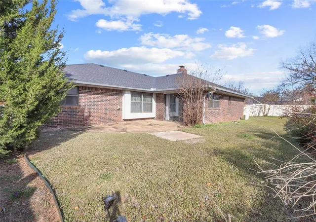 28th image of 2020 Lankestar Pl, Yukon, OK 73099 | MLS# 1219668