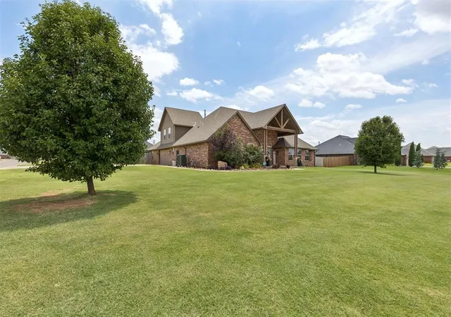 Homes for sale in Piedmont, OK | 4024 Southridge Ln, Piedmont, OK 73078 | MLS# 1219708