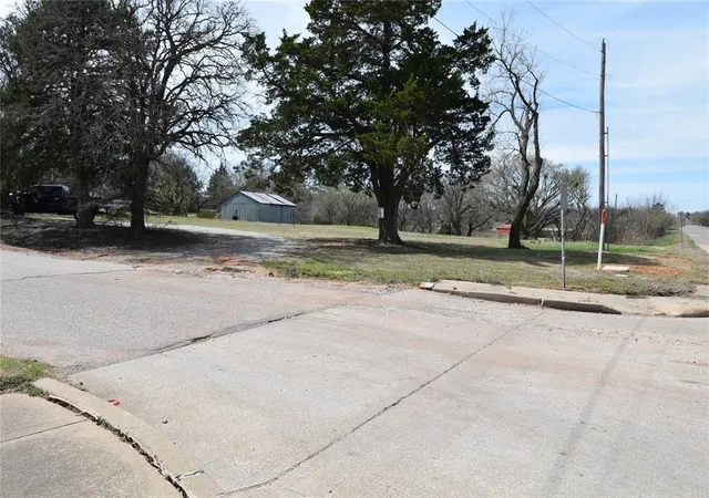 Homes for sale in Tecumseh, OK | 314 N 13th St, Tecumseh, OK 74873 | MLS# 1219790