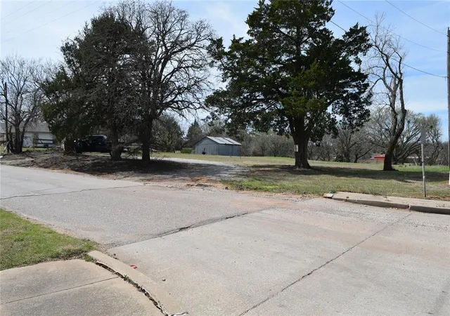 Homes for sale in Tecumseh, OK | 314 N 13Th St, Tecumseh, OK 74873 | MLS# 1219790