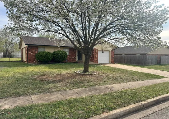 Homes for sale in Noble, OK | 502 Holsey Dr, Noble, OK 73068 | MLS# 1219808