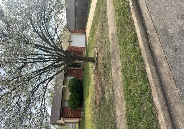 Homes for sale in Noble, OK | 502 Holsey Dr, Noble, OK 73068 | MLS# 1219808