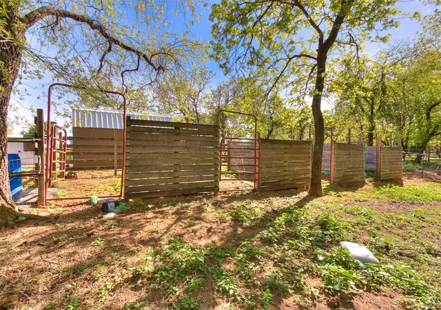 Homes for sale in Mc Loud, OK | 21201 E Montgomery Dr, Mc Loud, OK 74851 | MLS# 1219828