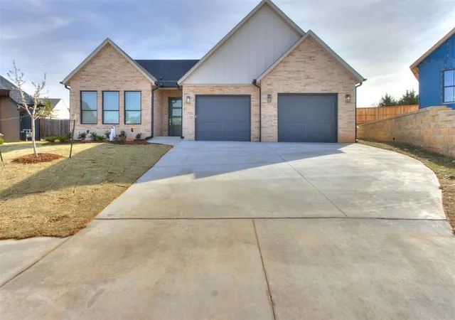 Photo 2 of Single family home for sale at 2500 Amante Ct, Edmond, OK 73034 | MLS# 1219851 | Listing updated on 2026-09-20